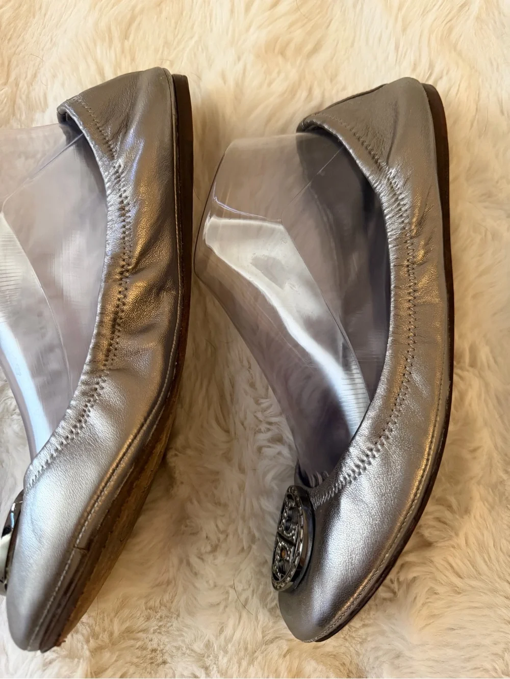 Tory Burch sz 9 great condition gun Metallic Silver Ballet Flats blinged TB logo